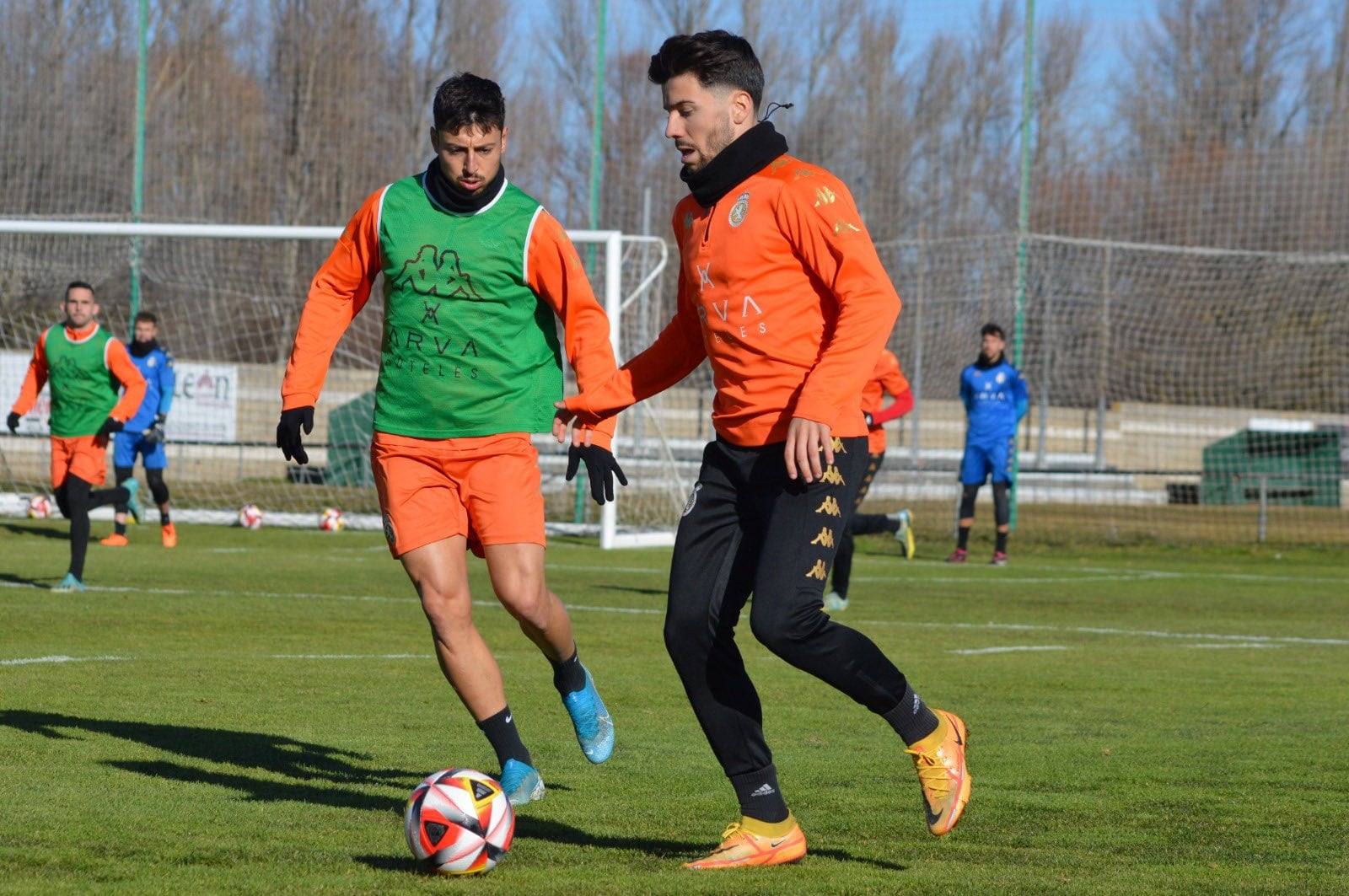 Entrenamiento de la Cultural en el Área Deportiva de Puente Castro.