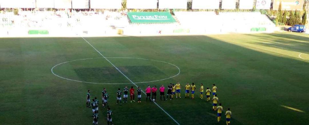 LONA. Ya es visible en el estadio la publicidad del parque temático