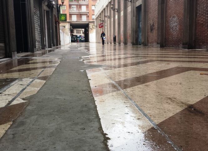 Aspecto del suelo del pasaje Doctor Serra esta semana