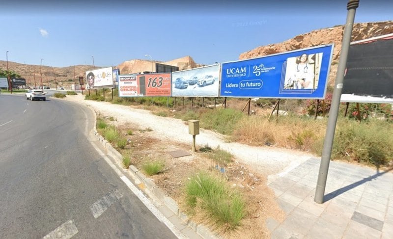 El Ayuntamiento de Almería encarga nuevas aceras en la Rambla de Belén para poder llegar a pie hasta el nuevo Ikea.