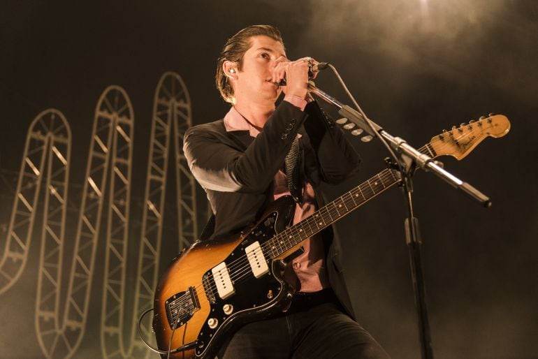 Alex Turner durante un concierto en 2014 en Rio de Janeiro