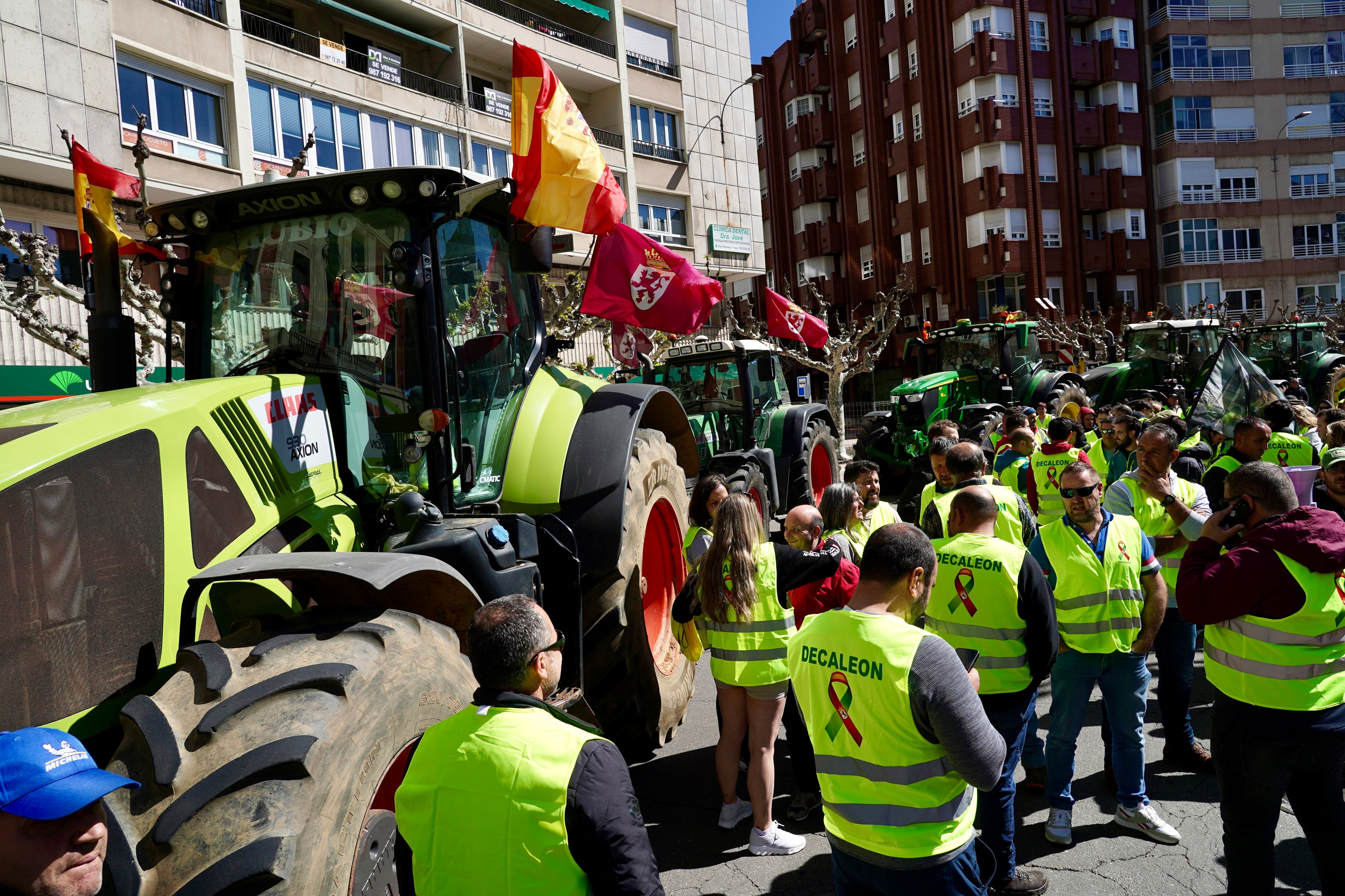 La Asociación de Defensa del Campo Leonés convocan una concentración para protestar por el trato recibido por los agricultores y ganaderos en los últimos días