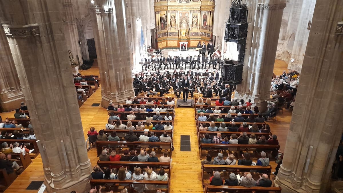 La Hermandad de la Resurrección organiza su IV Concierto Benéfico Navideño a favor de Cáritas Aranda