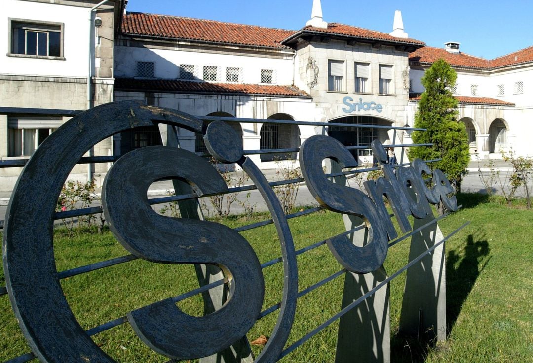 Imagen de archivo de la planta de Sniace en Torrelavega