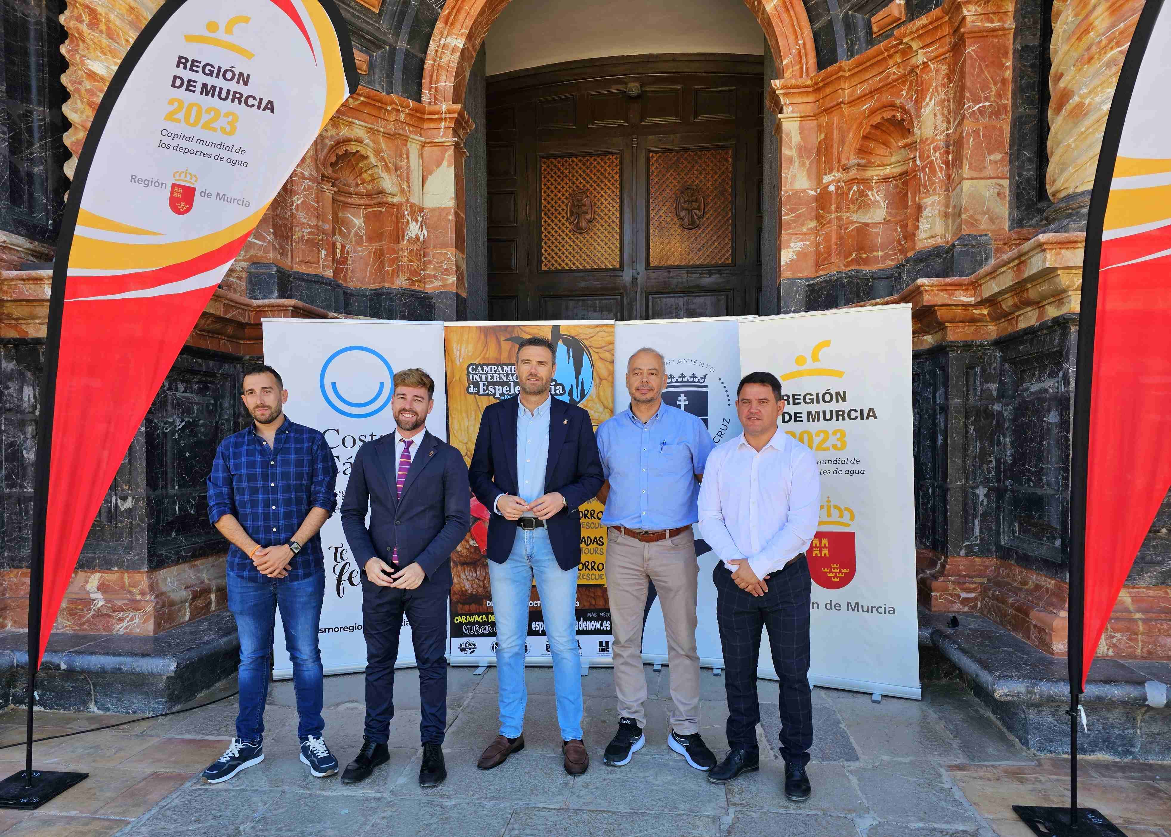 Durante la presentación del Campamento Internacional de Espeleología