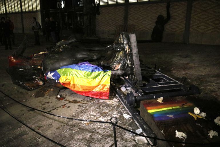 La estàtua de Franco de l'exposició que l'ajuntament de Barcelona havia organitzat al Born va aparèixer tombada el dijous a la nit