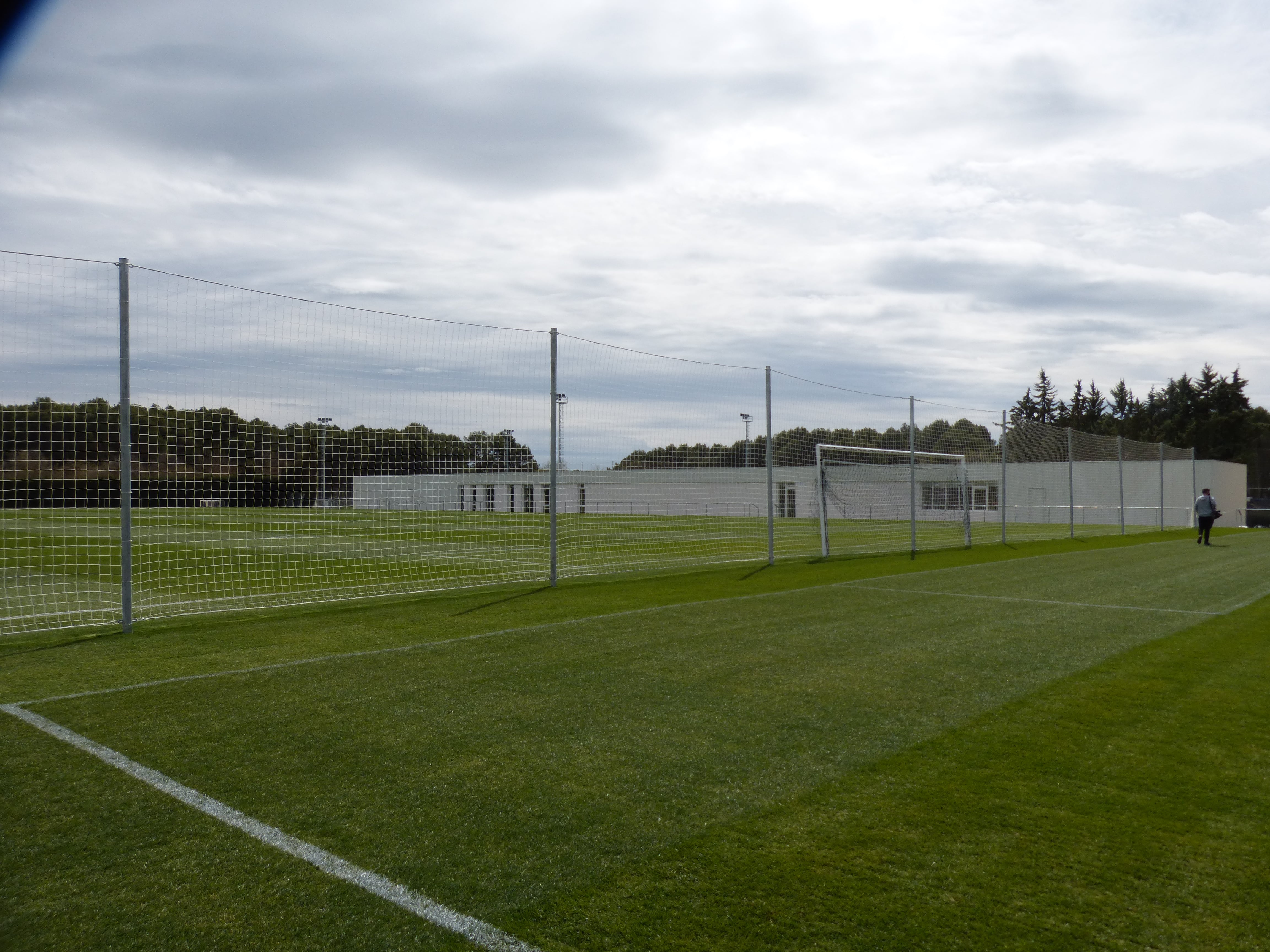 El edificio de servicios de la Base Aragonesa de Fútbol está junto al campo 4 que utilizará el primer equipo en sus entrenamientos