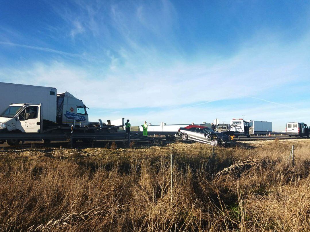 Uno de los vehículos implicados en el accidente ocurrido en la A-601
