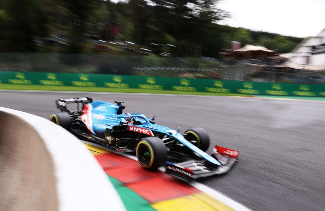 Fernando Alonso durante los entrenamientos libres del GP de Bélgica.