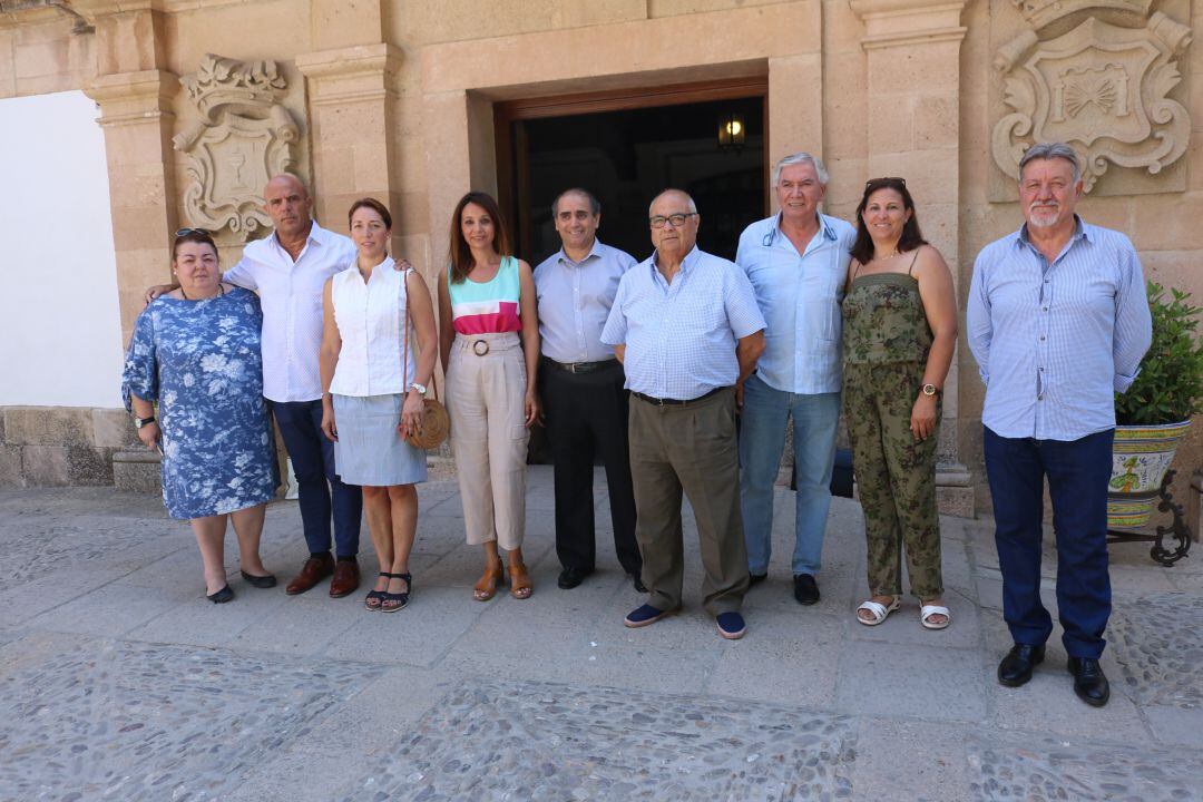 Miembros del consejo asesor junto a la delegada de Fiestas del Ayuntamiento de Ronda