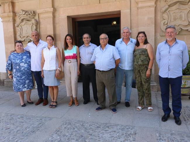 Miembros del consejo asesor junto a la delegada de Fiestas del Ayuntamiento de Ronda