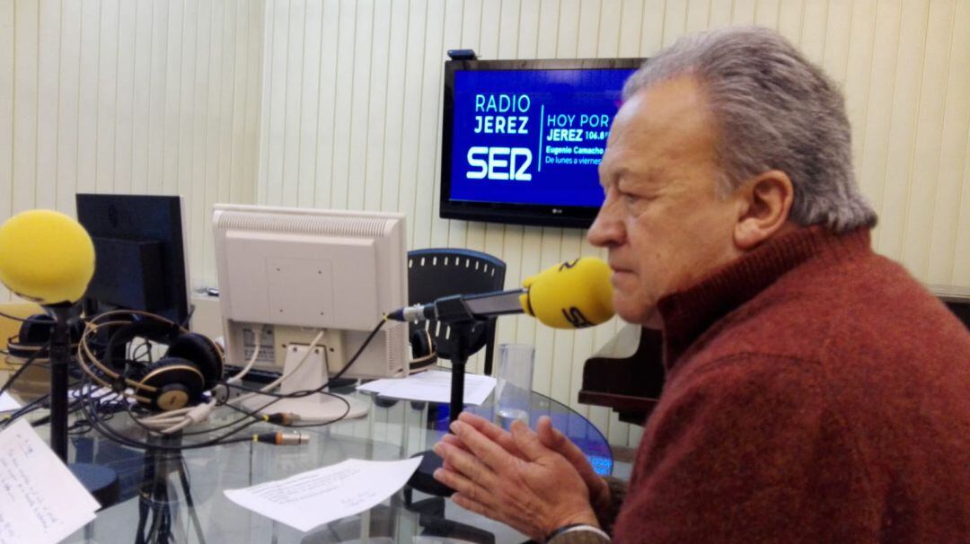 Pedro Pacheco en los estudios de Radio Jerez