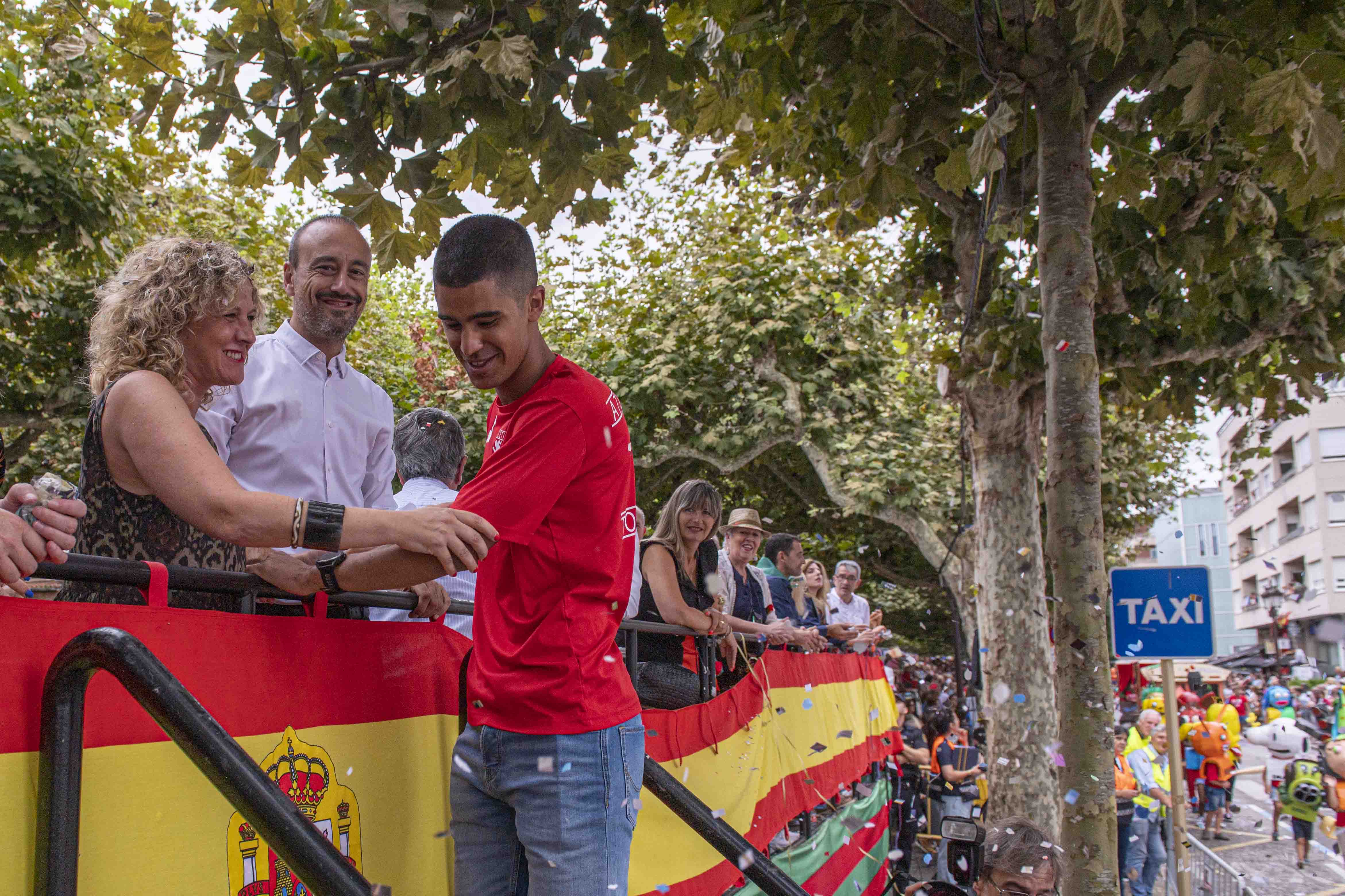 El atleta Mohamed Attaoui es homenajeado en la Gala Floral de Torrelavega