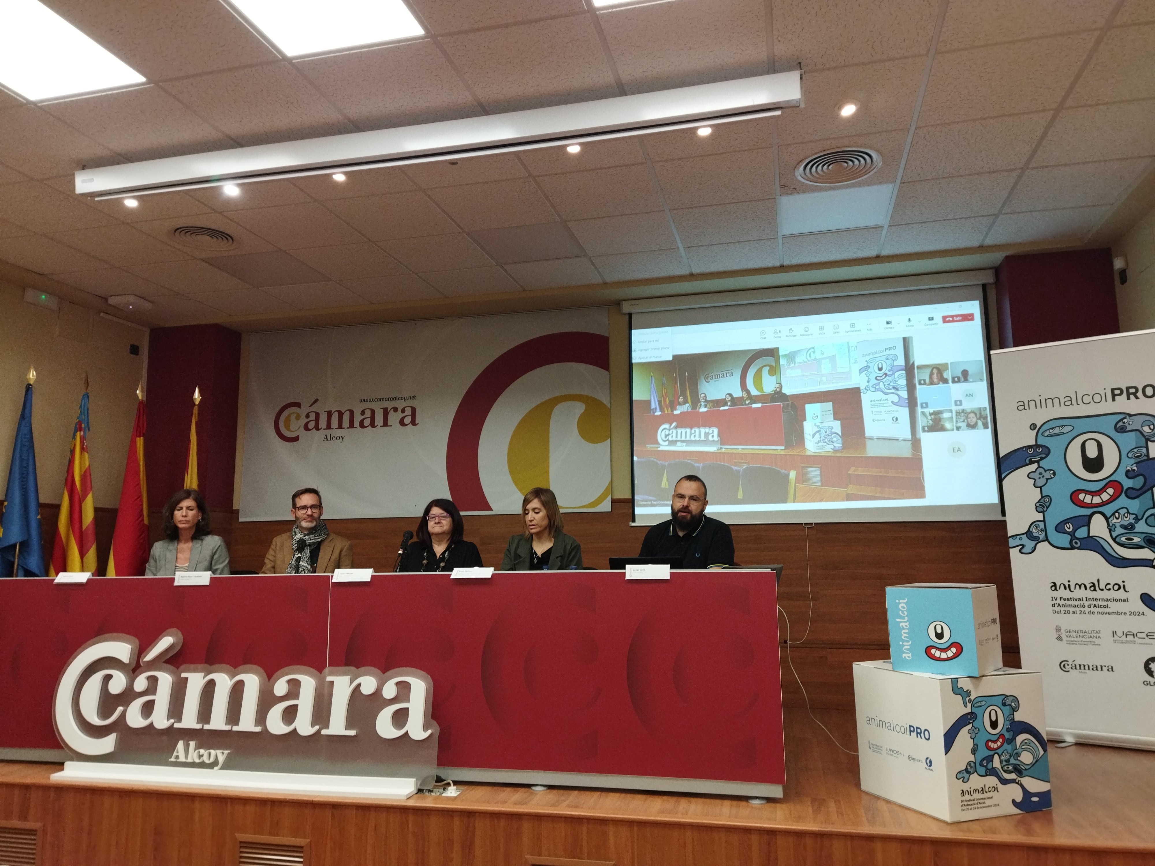 Un momento de la inauguración de la I Jornada de Animalcoi PRO en la Cámara de Comercio de Alcoy.