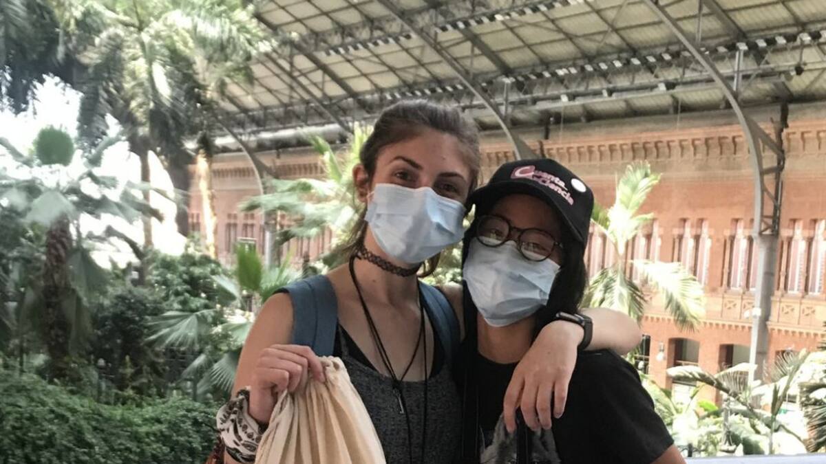 Las jóvenes de Gandia que ganaron el concurso RAP conCIENCIA graban el videoclip con dos reconocidos raperos