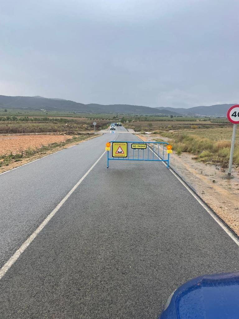 Imagen de la carretera cortada