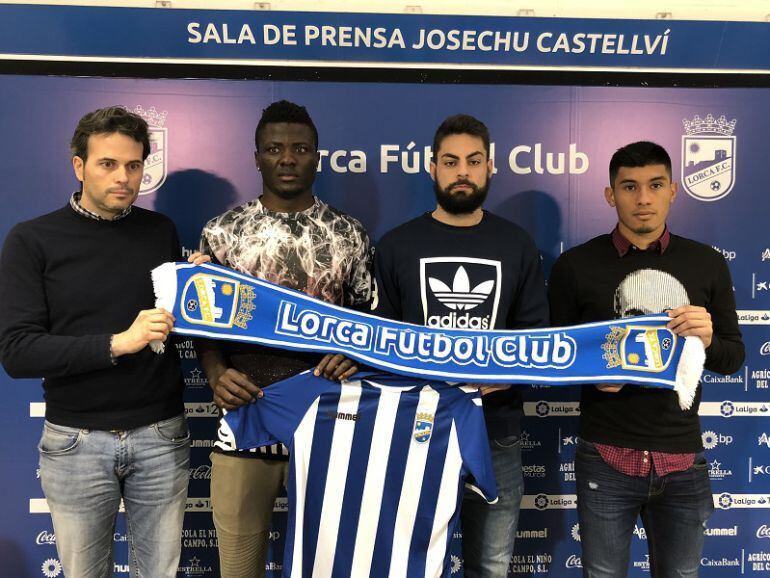 Lucas García, gerente del Lorca FC, Bikoro, Villalibre y Fede Vega