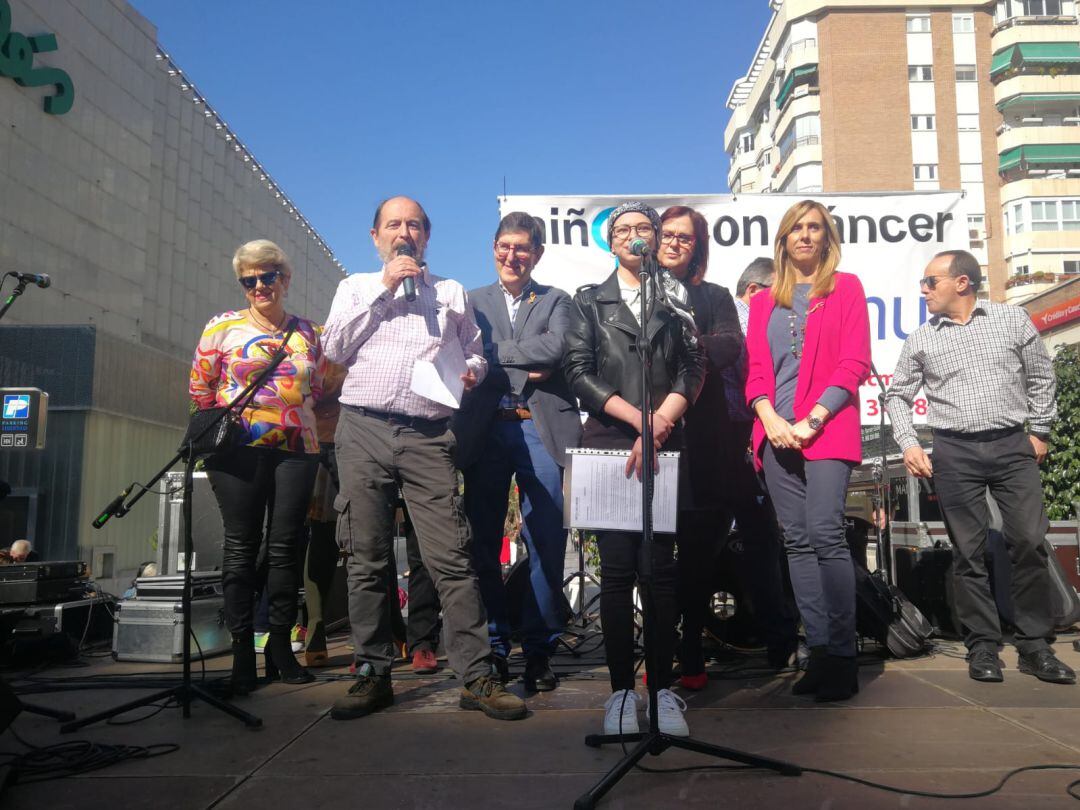 El consejero Villegas en los actos de conmemoración del Día Internacional del Cáncer Infantil, organizados por Afacmur