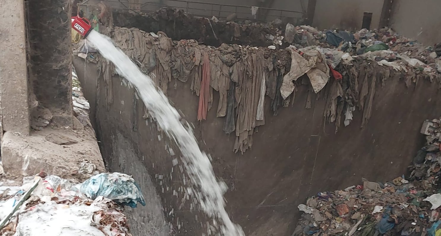 Imagen de archivo de un incendio en uno de los fosos del vertedero