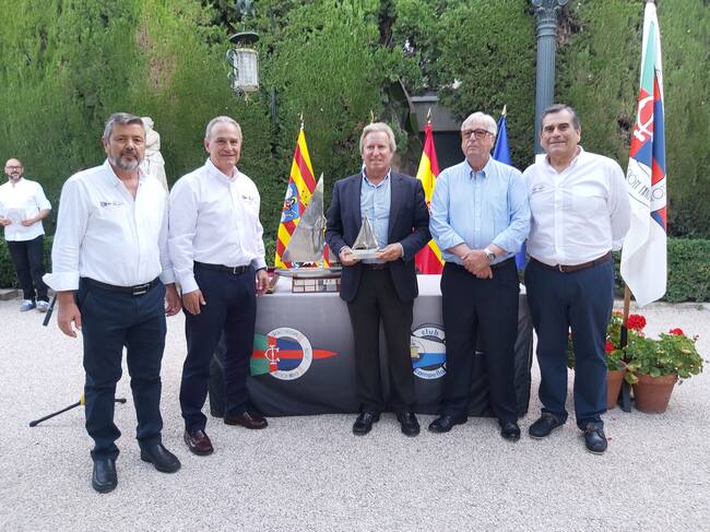 El Tanit IV Medilevel fue el primer velero en cruzar la línea de meta de todos los participantes