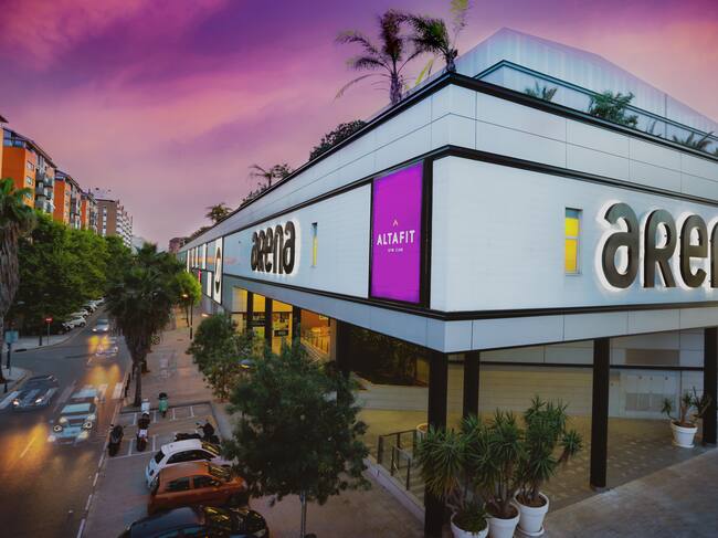 Fachada del CC Arena