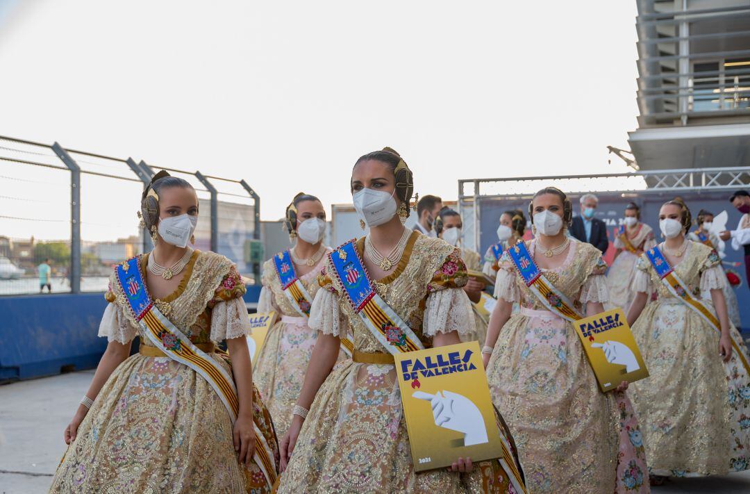 Las Falleras Mayores de València y su Corte anulan su agenda oficial al dar tres de ellas positivo en covid