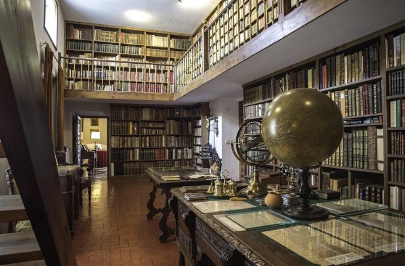 Biblioteca del Palacio Vela de los Cobos