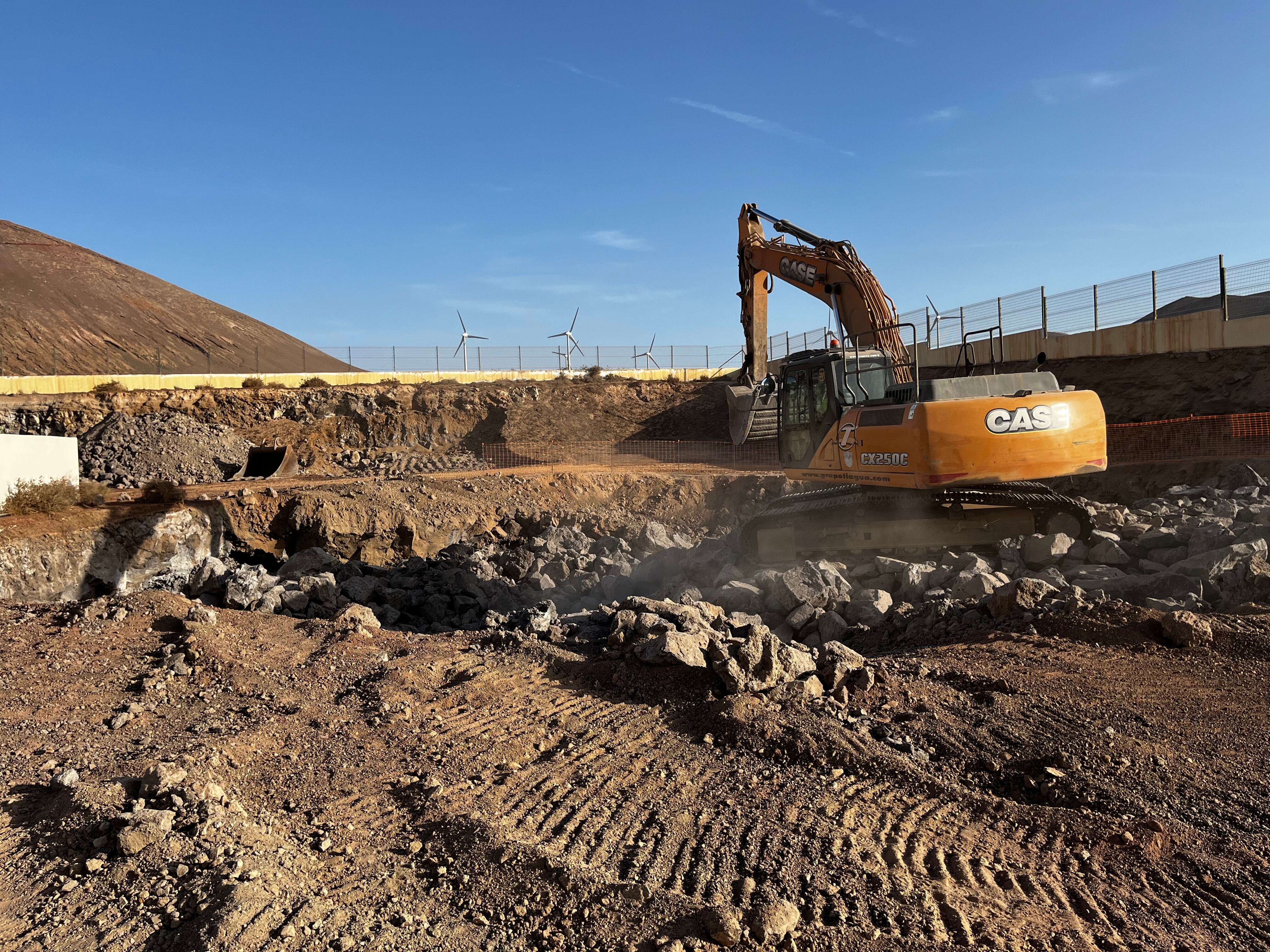 Operarios trabajando en Lanzarote.