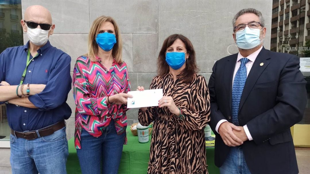 Fundación Caja Rural colabora con la AECC Granada