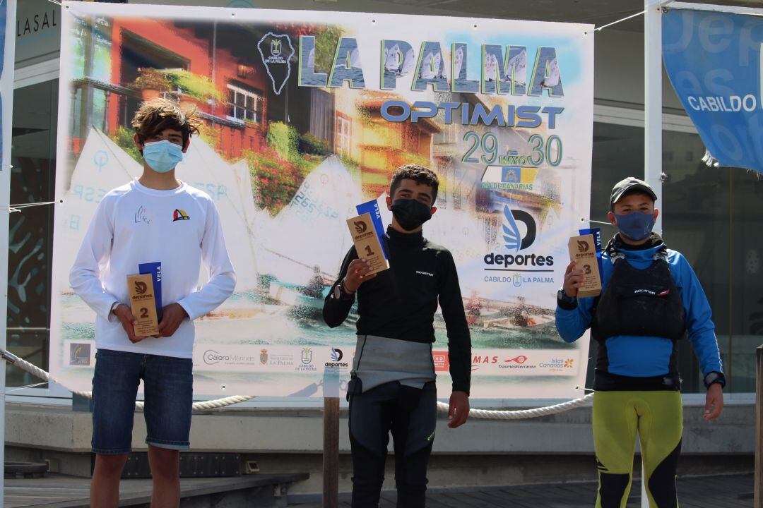 El podium masculino Sub 16 con dos lanzaroteños en los dos primeros cajones.