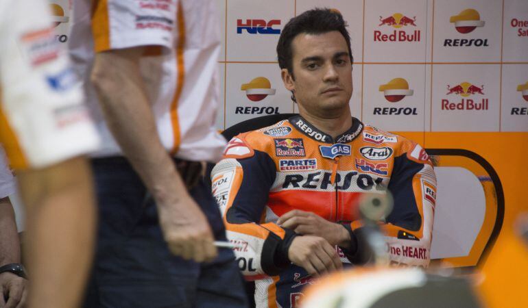 DOHA, QATAR - MARCH 28: Dani Pedrosa of Spain and Repsol Honda Team looks on in box during the MotoGp of Qatar - Qualifying at Losail Circuit on March 28, 2015 in Doha, Qatar. (Photo by Mirco Lazzari gp/Getty Images)