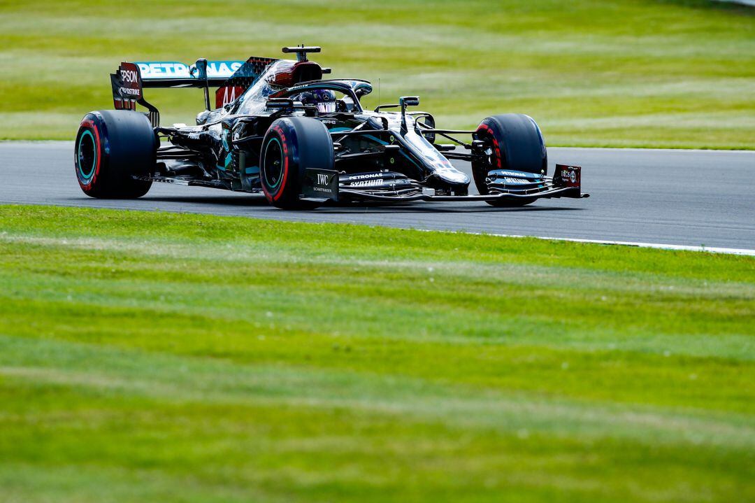 Hamilton, durante la clasificación en Silverstone. 