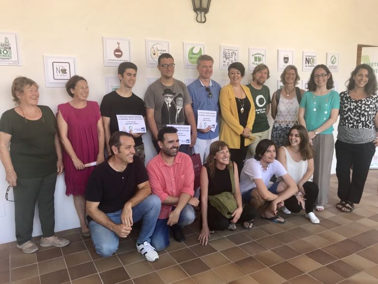 El momento de la presentación del logo elegido