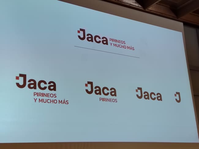 Versiones de la nueva imagen corporativa de Jaca