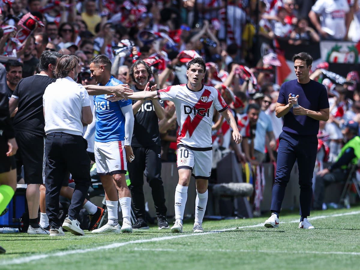 Sergio Camello explota contra el arbitraje de LaLiga: "Esto es una mierda. Qué bonito era el fútbol cuando era fútbol"