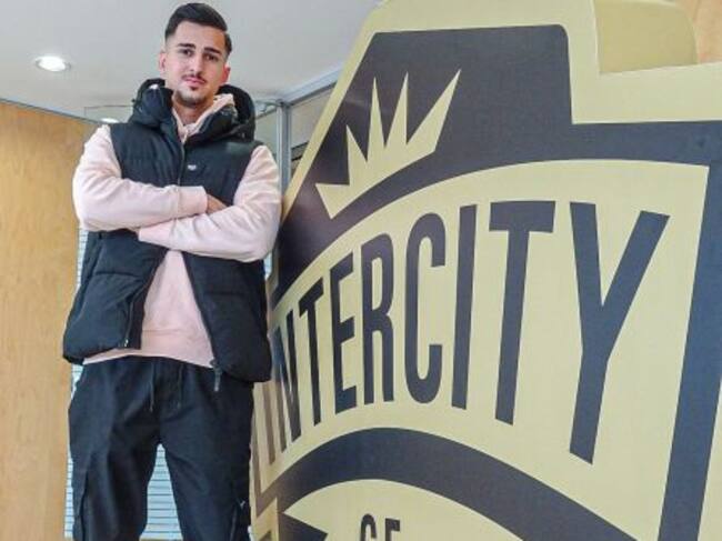 Victor, en las oficinas del club