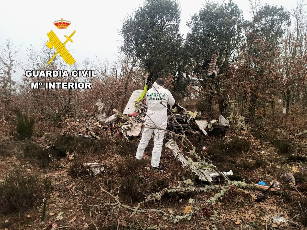 Fallece una pareja de Ponferrada al estrellarse la avioneta en la que viajaban en Cimanes del Tejar
