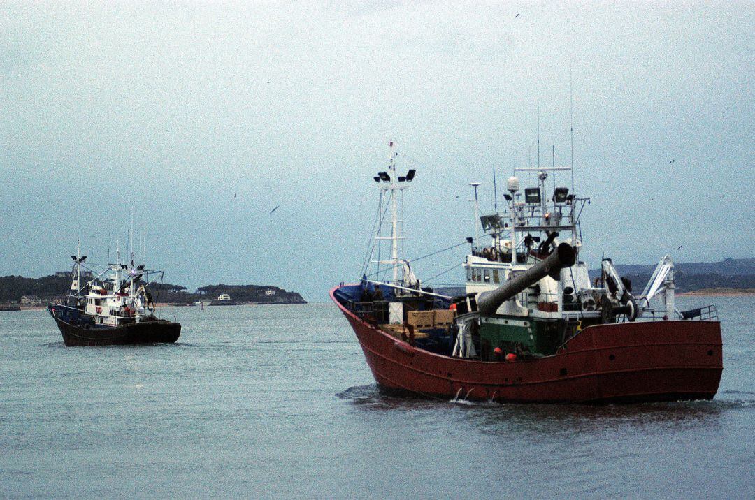 Imagen de archivo de un barco pesquero