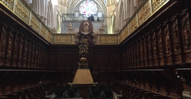 Coro de la catedral de Cuenca. En el siglo XVIII se quemó parte de la sillería.