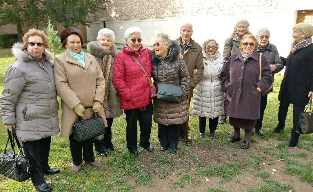 &#039;Niñas, y un niño, de la Guerra&#039; en los jardines de la UBU