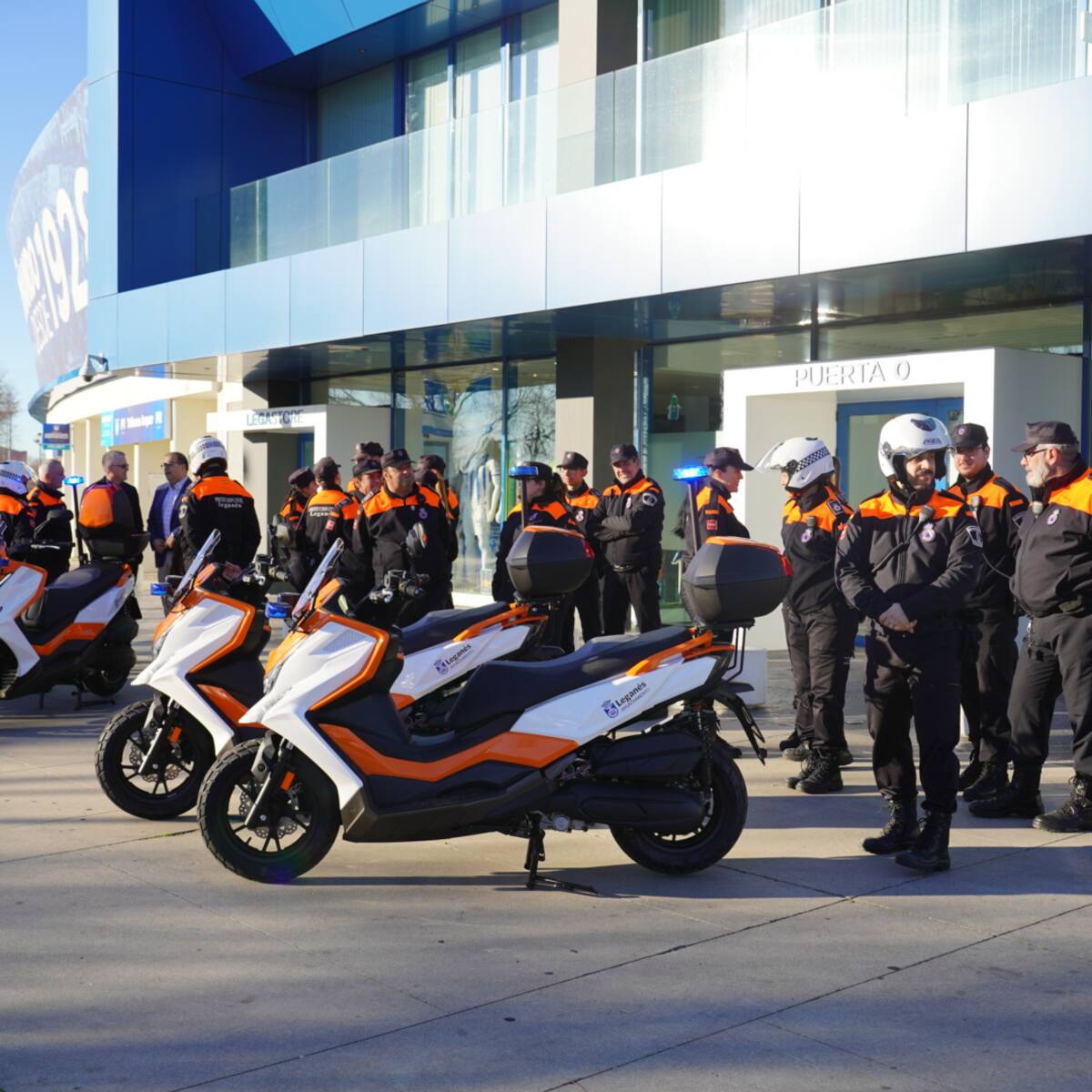 La Fundación del C.D. Leganés dona a Protección Civil motos equipadas con desfibriladores y material de urgencia