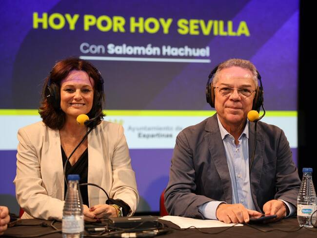 Cristina Los Arcos, alcaldesa de Espartinas y Salomón Hachuel