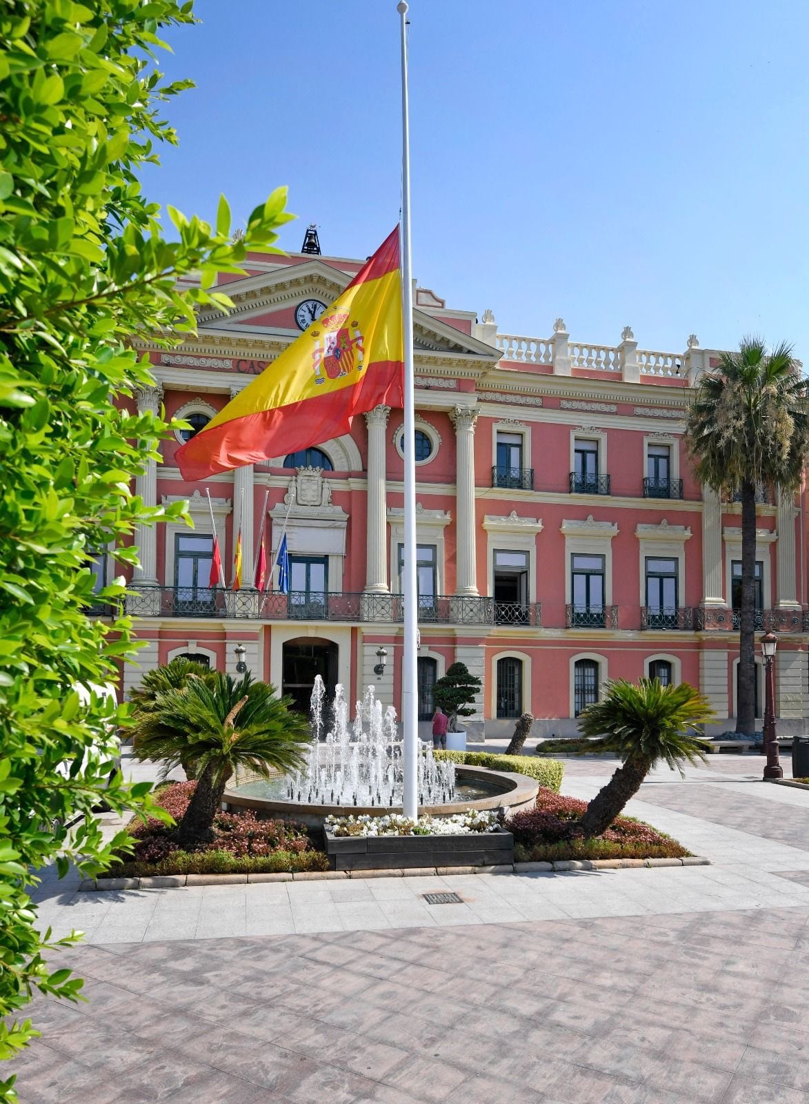 El alcalde de Murcia declara tres días de luto oficial por los fallecidos en el incendio de la discoteca Teatre