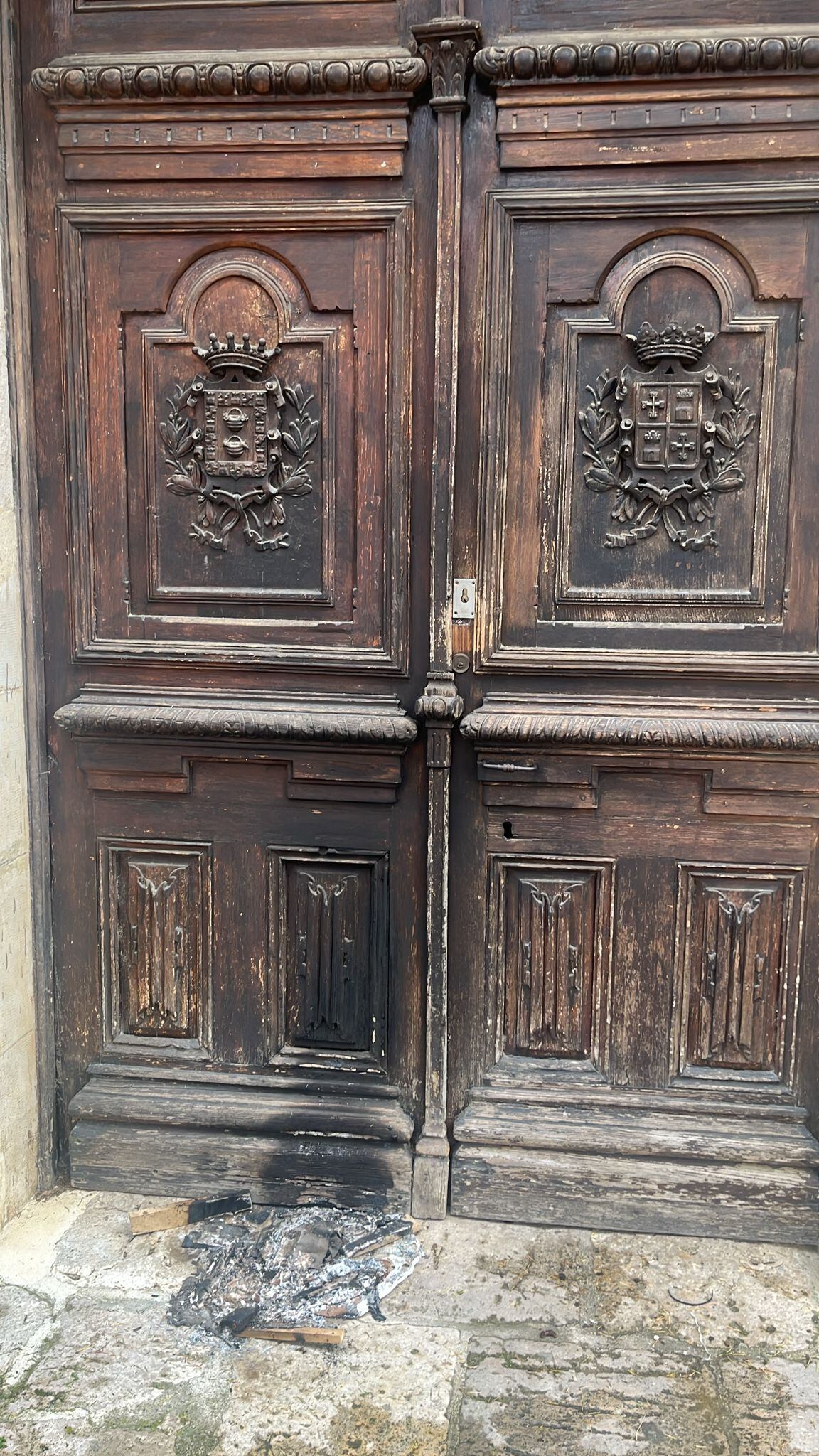 Acto vandálico contra el Ayuntamiento de Paredes de Navas (Palencia)