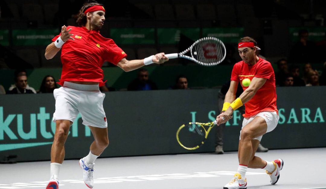 Feliciano López y Rafa Nadal defendiendo el combinado español.