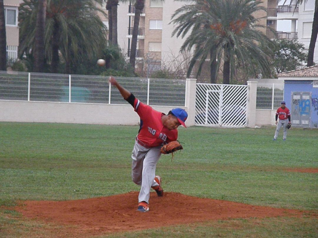 Momento del encuentro de béisbol 