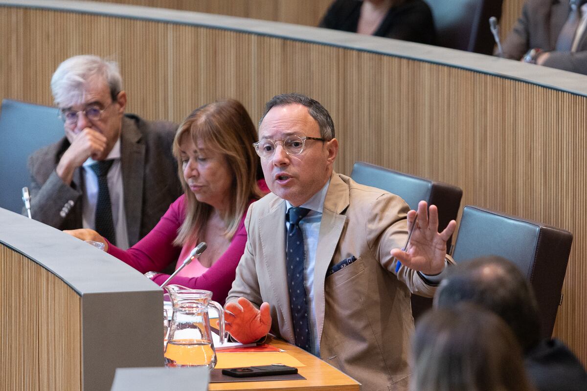 El cap de Govern, Xavier Espot, ha defensat fèrriament el seu nou assessor d'estratègia comunicativa en seu parlamentària
