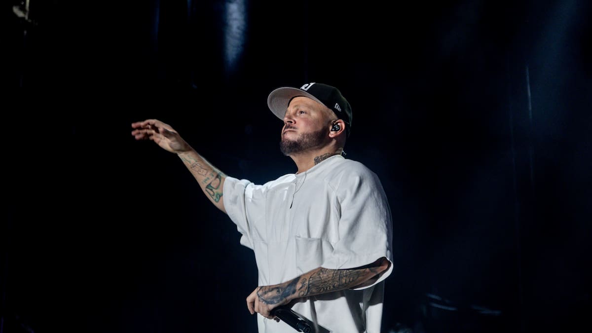 Residente anuncia su debut como director con Javier Bardem y Bad Bunny en el reparto