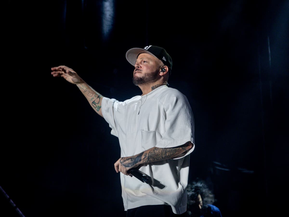 Residente anuncia su debut como director con Javier Bardem y Bad Bunny en el reparto