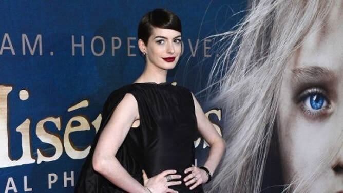 Anne Hathaway, por &#039;Los miserables&#039; y &#039;El Caballero Oscuro: La leyenda renace&#039;. Es posible que cuando se estrene &#039;Los miserables&#039; todo el mundo hable de ella, pero su genial interpretación de Fantine en el conocido musical que seguro le valdrá una nominac